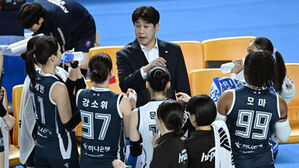 프로배구 여자부 도로공사, 정관장 꺾고 4연승…단독 선두