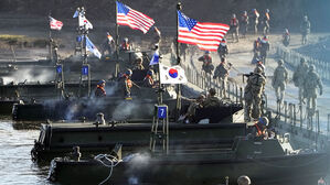 국방비 늘리고 미 무기 산다…원잠 놓고 막판 조율