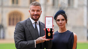 베컴, 영국 찰스 3세로부터 기사 작위 받아…배경음악 '골든'