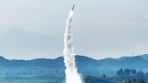 [속보] 합참 "북 탄도미사일 700㎞ 비행…단거리 추정"