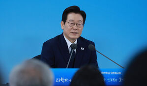 이 대통령 "T1 롤드컵 3연패 축하…e스포츠 발전 적극 뒷받침"