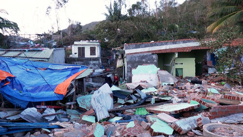 베트남 강타한 갈매기…필리핀은 사상자 3백 명 넘어