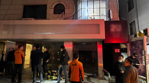 서울 강남구 5층 건물 지하서 불…6명 부상·9명 대피