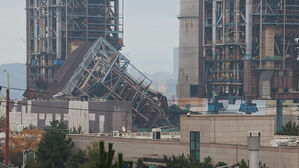 소방당국, 울산화력 붕괴 현장서 시신 1구 추가 수습