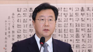 총장 대행 이어 중앙지검장 입장문…"의견 다르다는 점 명확히"