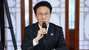 김민석 총리 "온실가스 감축목표, 시민사회·산업계 요구 최대한 반영"