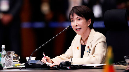 총리가 쓰기만 하면 완판…보수색 감춰 팬덤 생겼나