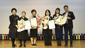 "머리·가슴·손의 삼박자 조화로 나오는 게 종이접기죠"