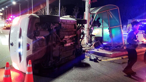 음주운전 차량이 신호 제어기 쾅…"면허 취소 수준"