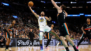 '커리 46득점' 골든스테이트, 웸반야마의 샌안토니오 제압