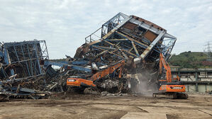 마지막 실종자 수색…동서발전·시공사 대표 사과