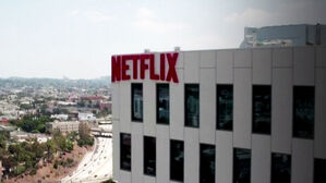 슈퍼맨&middot;해리포터까지&hellip;워너 품는 넷플릭스 '할리우드 공룡'으로