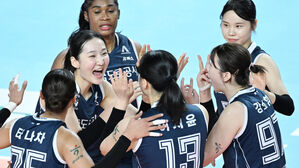 '모마 24점' 한국도로공사, 현대건설 꺾고 7연승 '선두 질주'