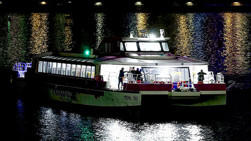 강바닥에 걸려 멈춰선 한강버스