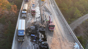 '6명 사상' 상주영천고속도로 통행 일부 재개…사고 13시간여 만