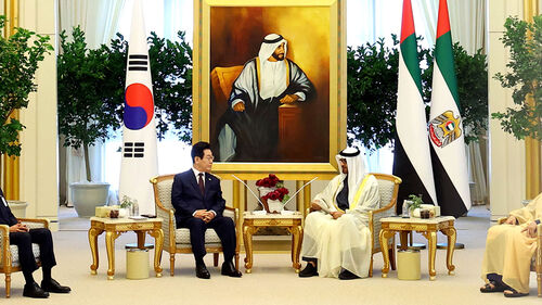 UAE 한복판 커다란 태극기…AI·원자력 MOU 체결