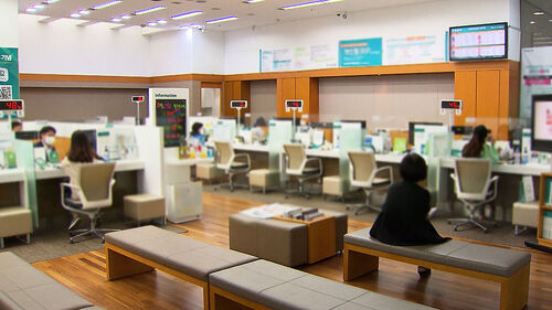 다시 3%대 은행 금리 경쟁…정기예금 이달 9조 증가