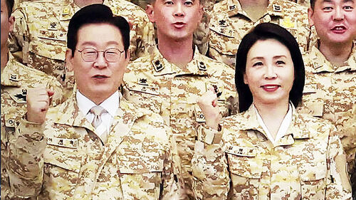 아크부대 격려…세계 최고층 빌딩에 태극기