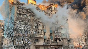 러시아 공습에 우크라서 25명 사망&middot;수십 명 부상