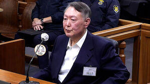 증인으로 첫 출석한 윤&hellip;"한덕수, 계엄 반대했다"