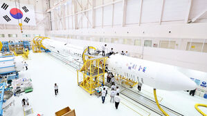 누리호 4차발사 초읽기&hellip;1&middot;2&middot;3단 조립 완료