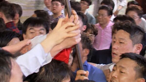 2019년 그날 무슨 일이&hellip;"최악 '동물국회' 미미한 처벌"