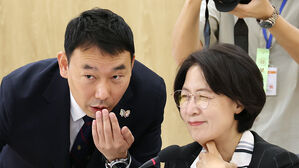 여 '검사장 고발' 엇박자 논란 확산&hellip;김용민 "사전에 얘기" 반박