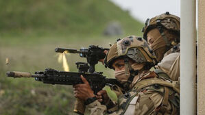 프랑스 합참의장 "러 맞서 자식 잃을 각오하라" 발언에 비난 쇄도