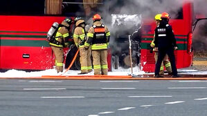 대전서 달리던 통근버스 바퀴에 불&hellip;다친 사람 없어