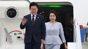 이 대통령, 튀르키예 도착&hellip;에르도안과 방산&middot;원전&middot;바이오 협력