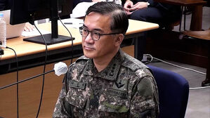 "군은 계엄 불가능&hellip;윤에 무릎 꿇고 설명"