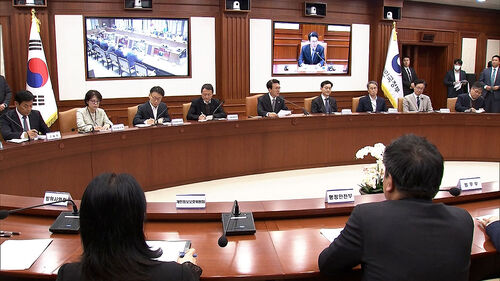 "직접 연관자만 조사"…계엄버스 탑승자 거론