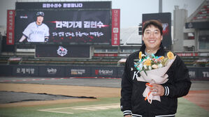 'LG와 작별' 김현수, kt와 3년 총액 50억 원에 계약