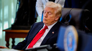 바이든 고령 조롱했던 79세 트럼프도 '나이는 못 속여'