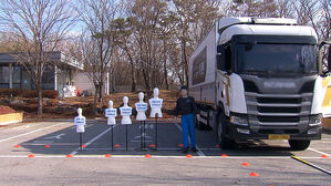 운전석 높은 대형 화물차&hellip;우회전 사고 시 치사율 27배