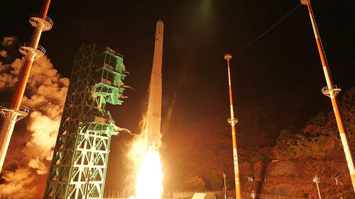 누리호 새벽 1시 13분 이륙…목표 궤도 진입 성공