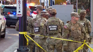 백악관 인근서 주 방위군 피격&hellip;2명 중태