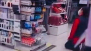 뛰는 아이 제지하자 "무릎 꿇어라"&hellip;부모 갑질에 분노