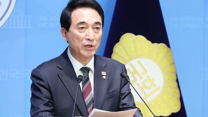 민주당 "사법부가 내란청산 바람 짓밟아"&hellip;추경호 영장 기각 비판