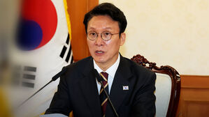 김민석 총리, 태안 어선 전복 사고에 "인명 구조 최우선" 긴급지시