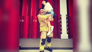 결혼 앞둔 홍콩 소방관 순직&hellip;"내 슈퍼히어로 떠났다"