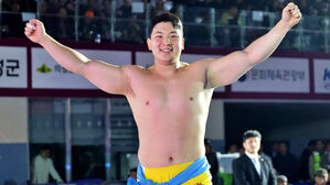 울주군청 김무호, 천하장사 대회서 통산 9번째 한라장사