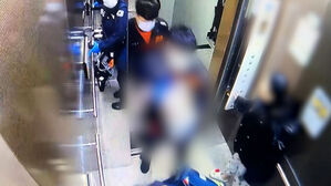 숨진 16개월 여아 친모&middot;계부 구속&hellip;"곳곳 골절"