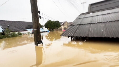 폭우·산사태 피해 속출…사망자 1천 명 육박