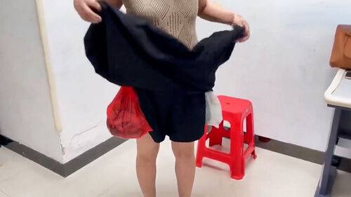 치마 올리자 의문의 비닐봉지…"229마리 산 채로 꿈틀"