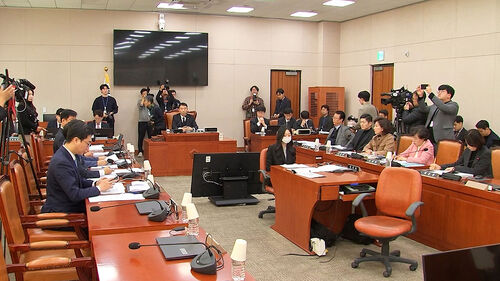 내란전담재판부 소위 통과…국힘 "나치 독재의 길"