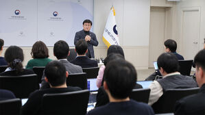 김성환 장관 "원전 유연하게 운영&hellip;재생에너지 단가 낮추는 게 숙제"