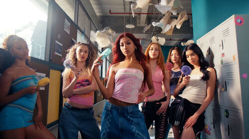 캣츠아이 날리, 영국 NME 올해 최고의 노래 5위