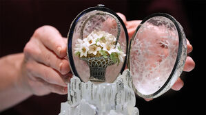 러시아 황실 '파베르제 달걀' 444억 원에 판매&hellip;역대 최고가