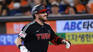 프로야구 LG, 오스틴&middot;톨허스트&middot;치리노스와 재계약